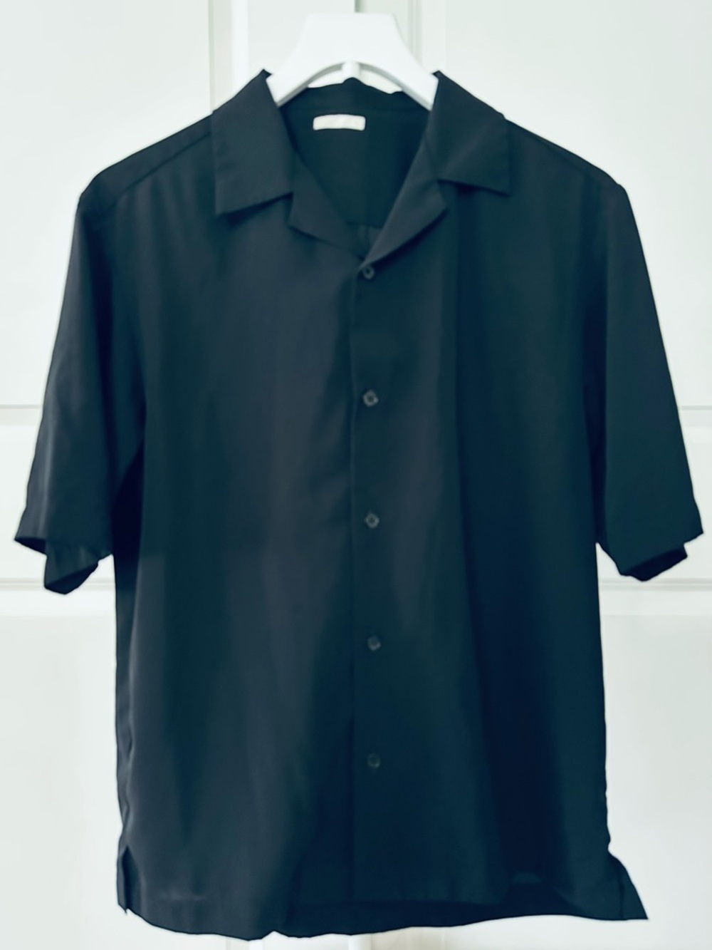 Women’s GU Short Sleeve Black Button-Up Shirt Size S